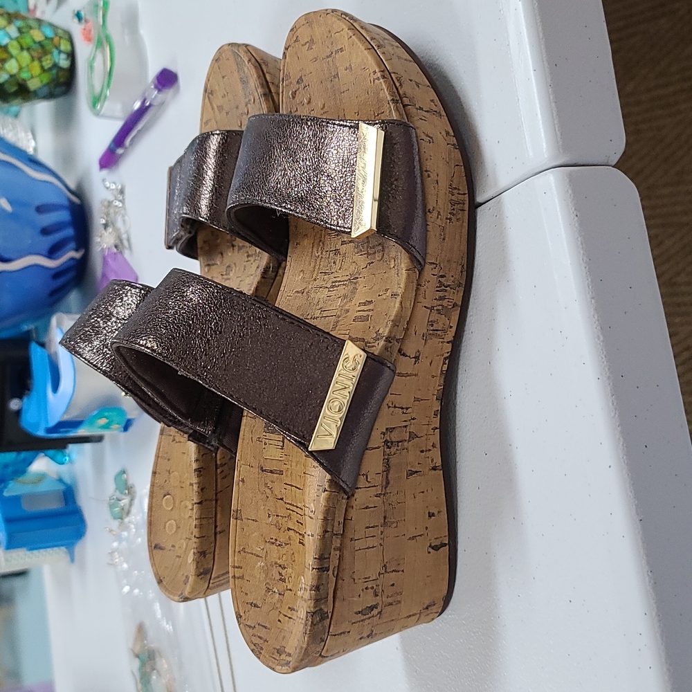 Vionic Pepper Metallic Sandals - image 1